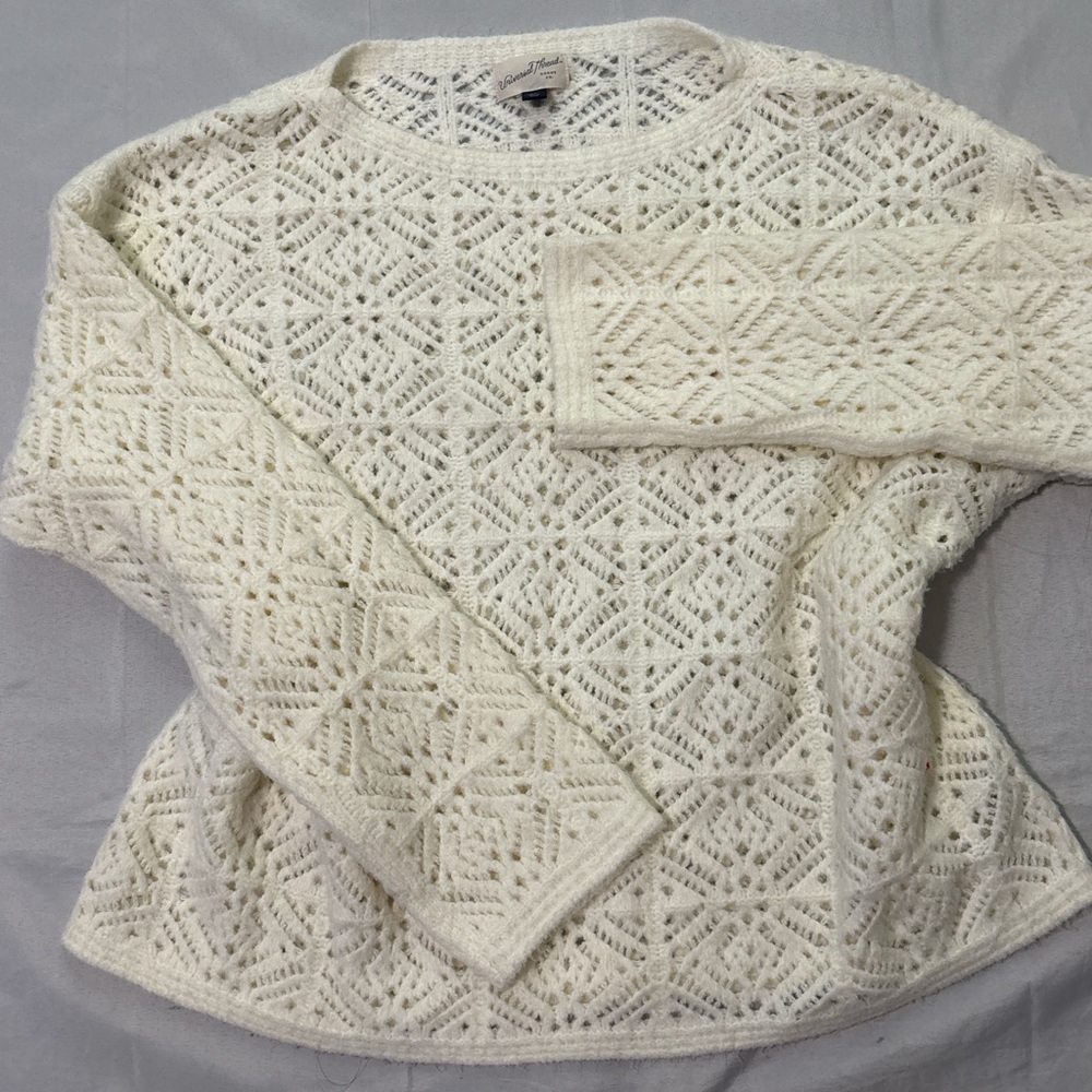 NWOT UNVERSIAL THREADS KNIT CROCHET SWEATER